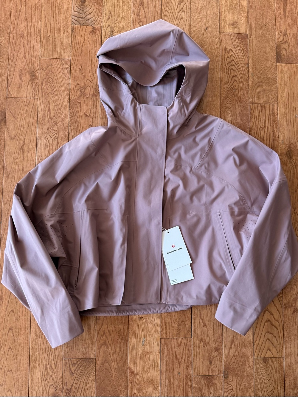 Lululemon NWT size 8 Rain chaser jacket